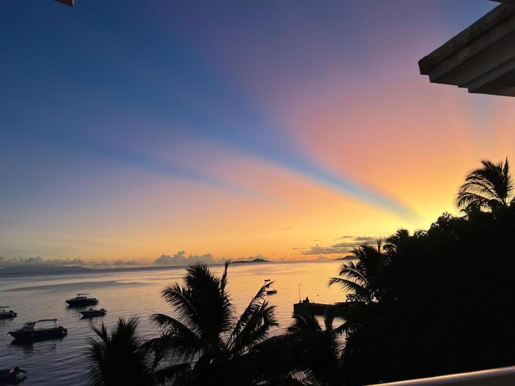 Diamond Plaza Hotel Grand Anse  Esterno foto