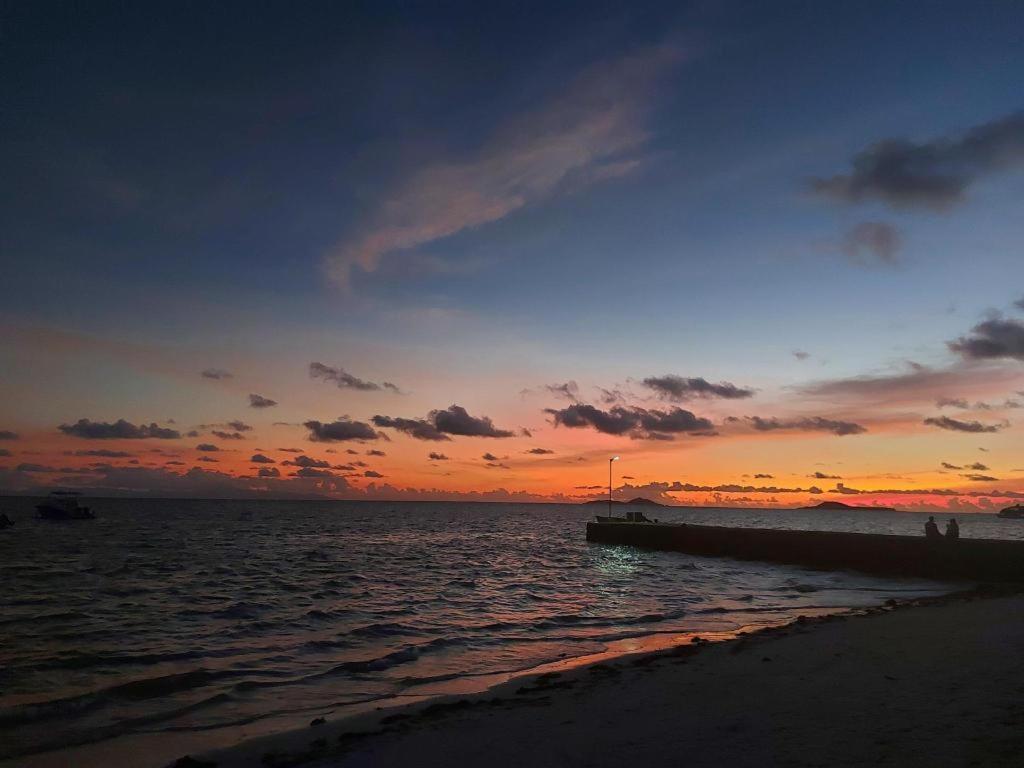 Diamond Plaza Hotel Grand Anse  Esterno foto